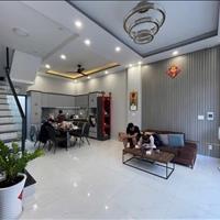 Bán nhà Nguyễn Văn Huyên (Cầu Giấy)- Dtich 52m- 10,8 Tỷ (Có tl)- OTO Vào Nhà.