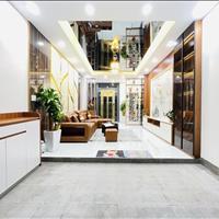 Chính chủ cần bán nhà vincom Bà Triệu, tầm tiền, nhà đẹp, vị trí vip. 10 m ra MP.