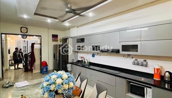📣📣Trần Duy Hưng 52mv 5 tầng chỉ 9,8 Tỷ lại còn thương lượng - Ảnh 1