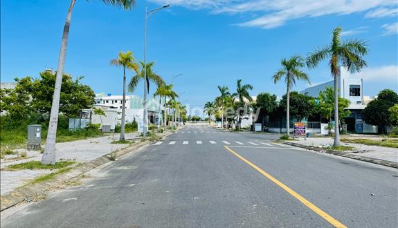 Tôi bán rẻ lô đất Lakeside đường 7m5 giá chỉ hơn 22tr/m2, ngay trung tâm thương mại, sẵn sổ hồng - Ảnh 1
