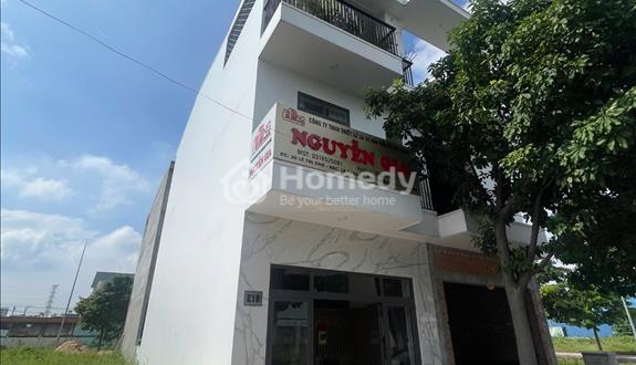 Bán Gấp Nhà 3 tầng - Ngay chợ - Sát cạnh Sài Gòn - sổ hồng riêng - Ảnh 1