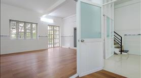 Chủ nhà cần cho thuê nguyên căn nhà mặt tiền 200m2 tại Quận 4 - Ảnh 17