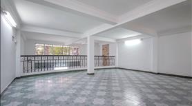Chủ nhà cần cho thuê nguyên căn nhà mặt tiền 200m2 tại Quận 4 - Ảnh 18