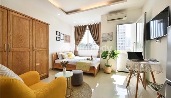 Căn hộ Quận 1 ,35m2 gần phố đi bộ Bùi Viện, sát cầu Nguyễn Văn Cừ có ban công. - Ảnh 1