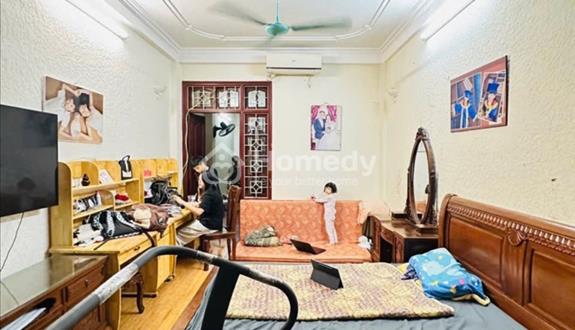 Cần bán gấp nhà mặt phố ven sông nguyễn đình hoàn - Ảnh 1