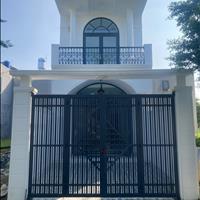 -Cần bán gấp căn nhà 1 trệt 1 lầu trong khu dân cư 