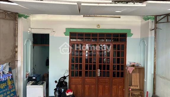 Bán nhà  vị trí Trung Tâm tp. Dĩ An giá rẻ chỉ hơn 2 tỷ xíu. Cơ hội lâu mới có giá đó. - Ảnh 1