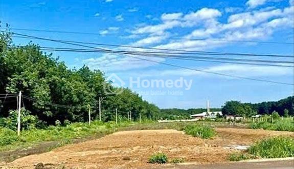  Chỉ 1 tỷ  8 để sở hữu lô 2500m2 sẵn thổ cư tại mặt tiền đường nhựa - Ảnh 1