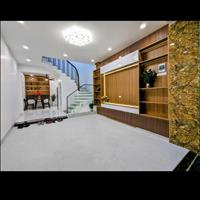 - Bán nhà cầu giấy 38m2 ,mt 4,2m ,5 tầng giá chỉ  8,45 TỶ  LH :0989326141