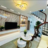 Bán nhà Nguyễn Ngọc Vũ, Cầu Giấy ( 53m2 x 5 tầng). Giá 8.25 Tỷ