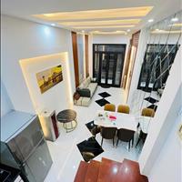 Bán nhà Kim Mã, gần ĐSQ Thuỵ Điển, 5 tầng full nội thất đón Tết
