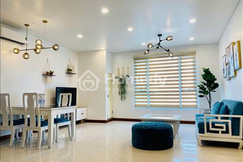Gia đình bán cần bán căn hộ Central Plaza 65m2, 2PN, 2WC, tặng NT, có SH. Giá thật: 4.5 tỷ TL giảm