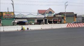 2tỷ 4 sở hữu ngay lô đất nằm ngay mặt tiền đường DT743 thuận tiện di chuyển ,dân cư đông đúc. - Ảnh 2