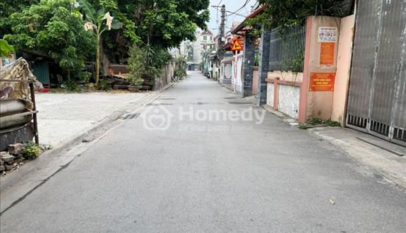 Tài chính dưới 5 tỷ nhận ngay 30m2 đất Kẻ Tạnh, Giang Biên. Đường rộng 4m, ô tô 7 chỗ chạy thông - Ảnh 1