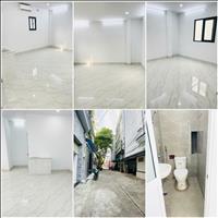 Phòng trống mới rộng 30m2 cửa sổ trời Út Tịch Tân Bình chỉ 4 triệu 200k