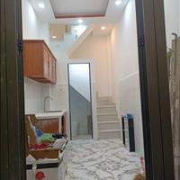 Bán nhà Quận 4 gần Khánh Hội, 12m2, 3 lầu, nhỉnh 3 tỷ