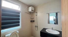 Quận 10 Căn hộ 2 phòng 2wc căn góc 72m2 nội thất cơ bản, nhà mới sơn, view city thoáng - Ảnh 6