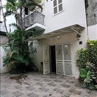 Cho thuê nhà riêng sân vườn đẹp, ở hoặc văn phòng, trung tâm tại Ngọc Hà, Ba Đình, Hà Nội, 220 m2