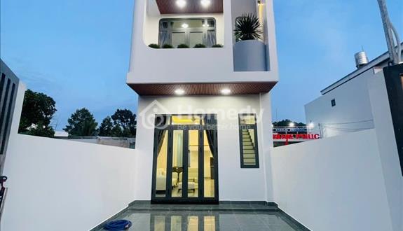 Bán nhà 1 trệt 1 lầu Phú Lợi, gần vòng xoay Hiệp Thành 3, Full nội thất cao cấp - Ảnh 1
