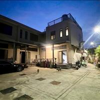 Bán + Cho thuê biệt thự + nhà hàng QL13 diện tích 2600m2 Tp Thủ Đức, mặt tiền đẹp giá thương lượng