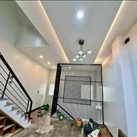 Lô góc Lạc Long Quân Nghĩa Đô Cầu Giấy 9 TỶ 50m 5 TẦNG MT4.5m cách ô tô 15m Nhà mới ở ngay.