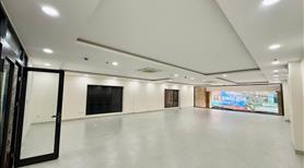 Cho thuê mặt bằng đa năng tầng 1 + 2 ở Nguyễn Khánh Toàn diện tích 235m2 mặt tiền 8.2m - Ảnh 4