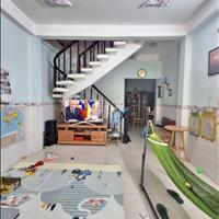 Lh Phúc 0794062948 để mua căn nhà giá rẻ 961tr/55m2 ở Vĩnh Khánh Q.4, Shr, HXH thông thoáng