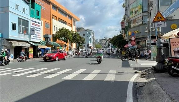 Bán nhà Dương Bá Trạc, Quận 8, 69m2, ngang 4.2m, chỉ 5.3 tỷ, dòng tiền 14tr/tháng, sát Quận 1. - Ảnh 1