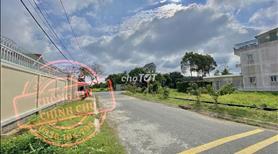 BÁn gấp lô đất mặt tiền thị trấn củ chi 200m2 400tr SHR full thổ sang tên công chứng ngay, bớt lộc - Ảnh 2