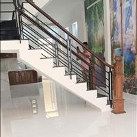 Bán nhà mặt tiền Nguyễn Tuyển, sân đậu xe hơi, 3 tầng, ngay sát Nguyễn Duy Trinh, rất đẹp