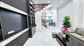 Siêu phẩm 6 tầng 43m2 Dịch Vọng Hậu, 6 phòng ngủ, full nội thất 9,8 tỷ - Ảnh 2