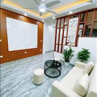 CẠNH Hồ, Ô TÔ đỗ cửa