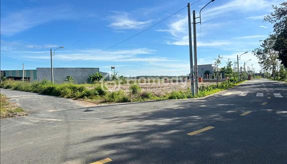 Kẹt tiền bán gấp góc 2MT 1680m2 đất đường rộng ngay KCN, trường học, chợ. Giá 240TR - Ảnh 1