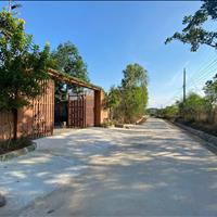 Bán 2700m2 đất có nhà vườn ở Phú Ngọc, Định Quán. Sổ hồng riêng, đường xe hơi. Chỉ 3.65 tỷ.