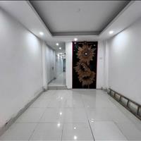 Cần bán gấp nhà đẹp phân lô Lạc Long Quân 47m2, 6T, ô tô đỗ cửa, thang máy ở ngay