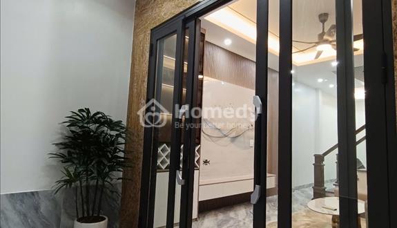 Siêu phẩm Chùa Láng- sân để xe riêng-công năng đầy đủ- thoáng trước sau-vị trí thuận lợi-đi lại lại - Ảnh 1