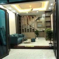 Hoàng Quốc Việt 40m2 5 tầng giá chỉ 7.8 tỷ ( thương lượng nhẹ )