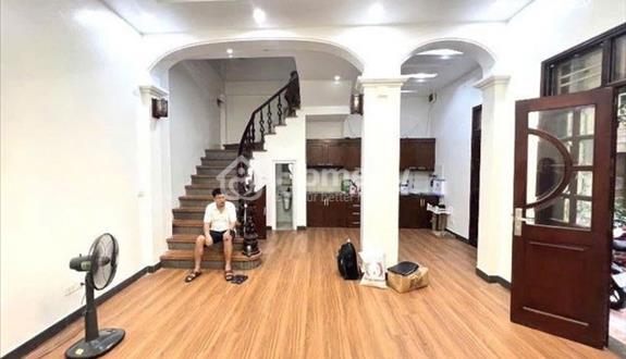 Bán gấp nhà Cầu Giấy – 46m2 - 4 tầng – Giá chỉ 8.7 tỷ - Ảnh 1