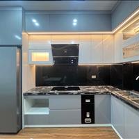 Bán nhà phố Nguyễn Văn Cừ, dân trí cao, 40m2, hơn 9 tỷ