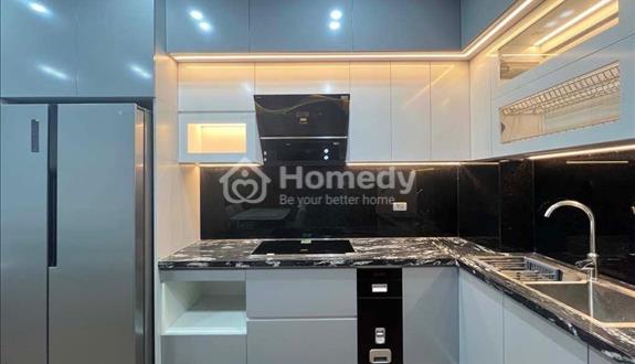 Bán nhà phố Nguyễn Văn Cừ, dân trí cao, 40m2, hơn 9 tỷ - Ảnh 1