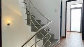 Bán nhà ngang 4 - 4PN - 36m2 - Giá 3.75 tỷ - Hẻm Chuyên Dùng Chính Q7 - Ảnh 2