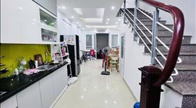 Bán gấp nhà đẹp Đống Đa, PHÂN LÔ 40m x 5 tầng, MT4m, 9.5 tỷ. lh: 0845369333 - Ảnh 2