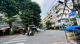 Nhà HXH Tân Phú , có thể tách thành 3 lô riêng biệt, diện tích lớn 275m2 - Ảnh 4