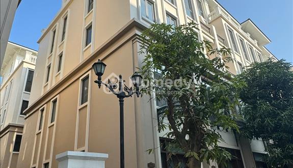 Cần bán gấp căn xẻ khe vị trí kinh doanh sát chung cư công viên - Ảnh 1