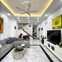 Bán nhà ngay Ngã 4 Phú Nhuận - MTĐ Cầm Bá Thước, P7, Phú Nhuận, DT 49m2, Giá 3tỷ150, sổ hồng riêng
