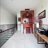 Nhà 1 trệt 1 lầu hẻm 385 Lê Hồng Phong – Gần chợ & trường học, có sân xe hơi, sổ riêng thổ cư