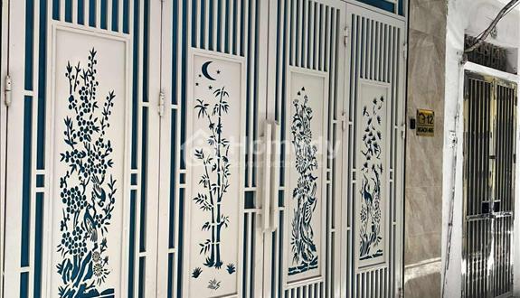 BÁn căn tập thể riêng biệt Trần Quốc Hoàn 80m2 - Ảnh 1