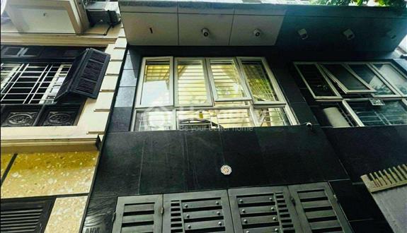 Bán nhà 2 mặt ngõ ô tô vào nhà Hoàng  Quốc Việt  căn hiếm - Ảnh 1
