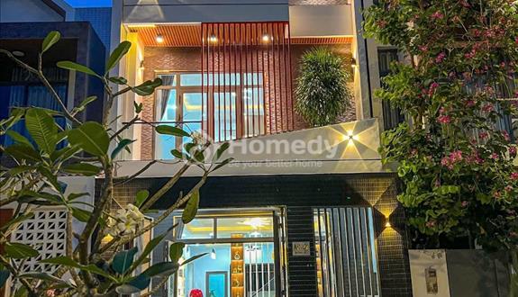 🎤 "Bạn đang tìm một căn nhà phố sang trọng, giá tốt, gần Quốc lộ 1A, ngay trung tâm Tân An - Ảnh 1