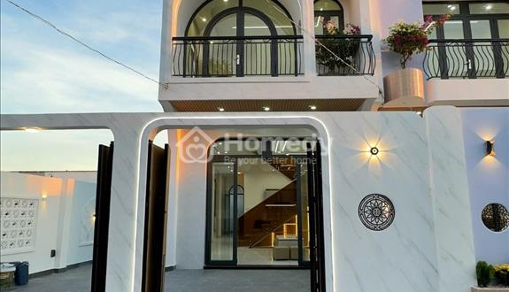 Nhà Mặt Tiền 8x18, Tân Túc, Bình Chánh. Tiện kinh doanh, buôn bán, 350 triệu nhận nhà ngay.  - Ảnh 1